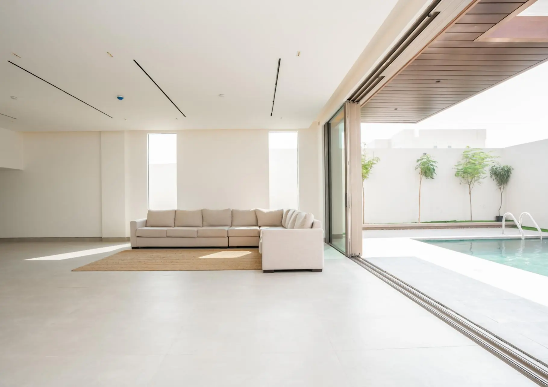 Villa Sukoon, Furjan West, Dubai: Living pool view