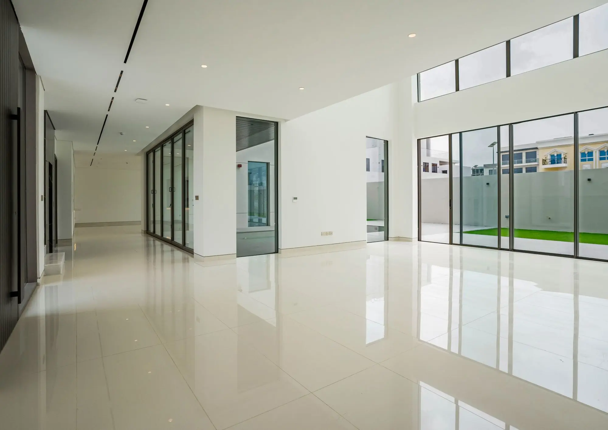 Villa Treize, Furjan West, Dubai: Formal living