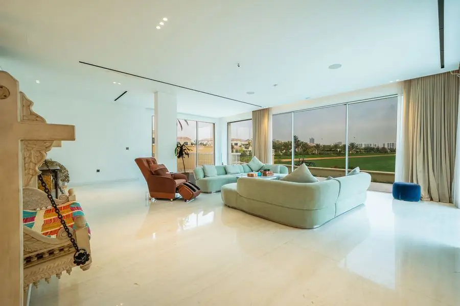Villa 22, Family living