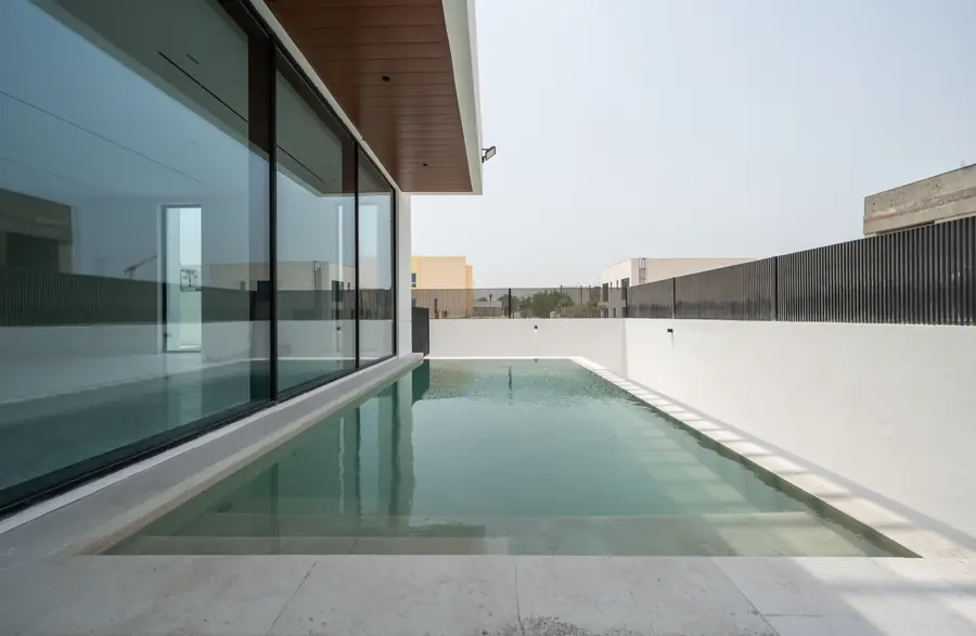 Villa 106, Lap pool